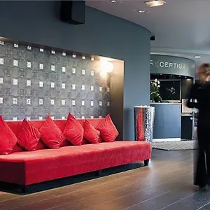 Standing By Actisource Aparthotel