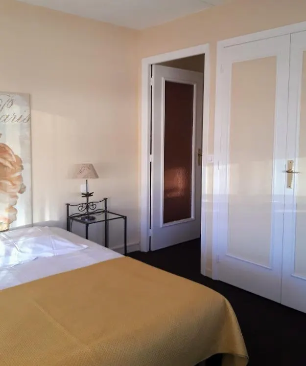 Hotel Restaurant Brasilia Cagnes-sur-Mer 3*,